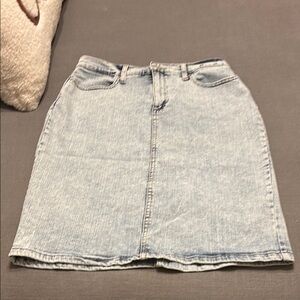 Banana Republic Denim  Skirt Women’s size 6